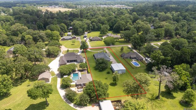 7021 Bryce Canyon Dr, Central, LA 70739