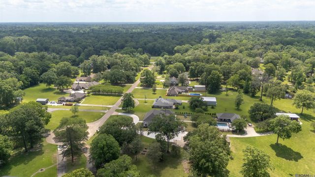 7021 Bryce Canyon Dr, Central, LA 70739