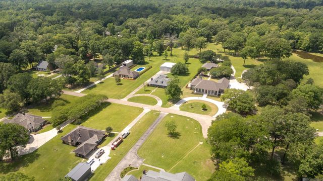 7021 Bryce Canyon Dr, Central, LA 70739