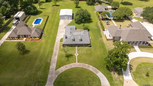 7021 Bryce Canyon Dr, Central, LA 70739