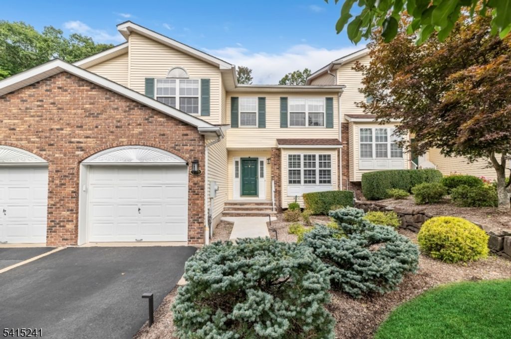 130 Butternut Dr 130, Wayne Twp., NJ 07470 — exterior