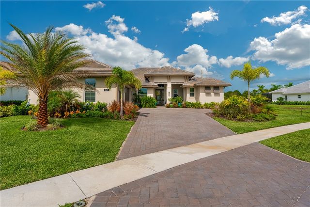 5691 Bent Pine Square, Vero Beach, FL 32967