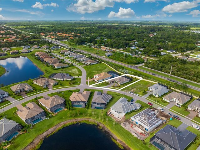 5691 Bent Pine Square, Vero Beach, FL 32967