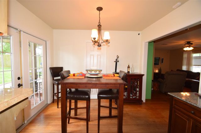 1130 Stonecrest Drive, Houston, TX 77018
