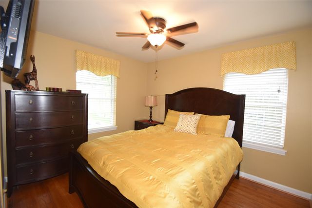 1130 Stonecrest Drive, Houston, TX 77018