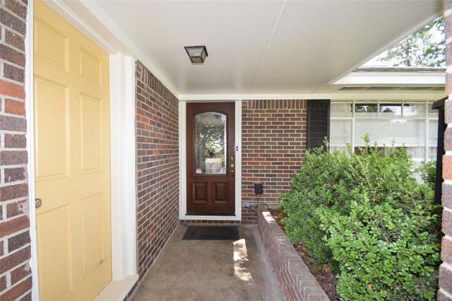 1130 Stonecrest Drive, Houston, TX 77018