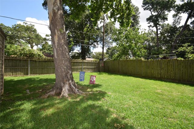 1130 Stonecrest Drive, Houston, TX 77018