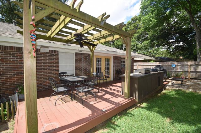 1130 Stonecrest Drive, Houston, TX 77018