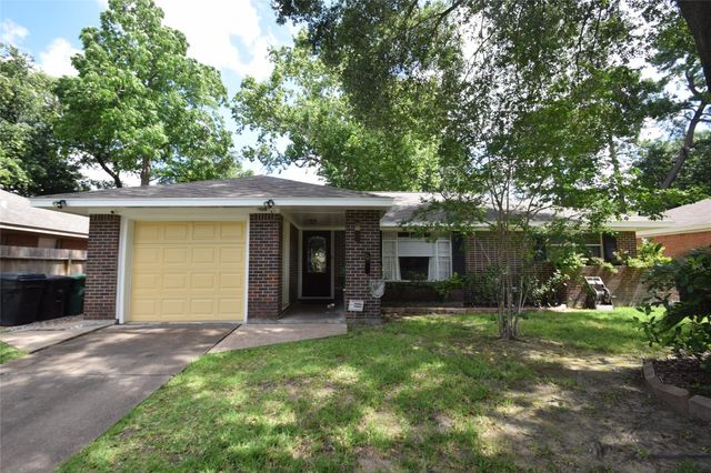 1130 Stonecrest Drive, Houston, TX 77018