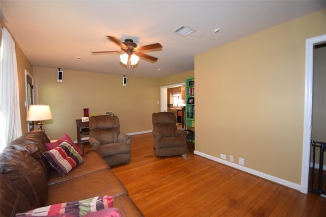 1130 Stonecrest Drive, Houston, TX 77018