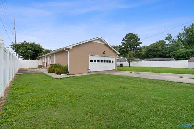 1130 9th Avenue, Decatur, AL 35601