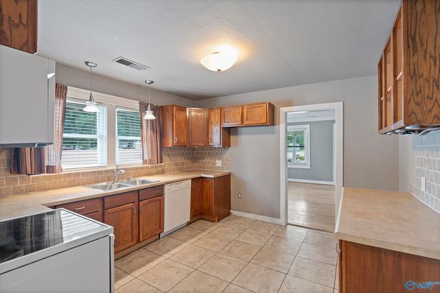 1130 9th Avenue, Decatur, AL 35601