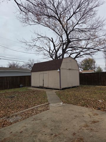 2721 Blue Ridge Drive, Mesquite, TX 75150