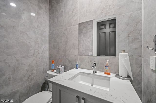 5305 Bayshore AVE, Cape Coral, FL 33904
