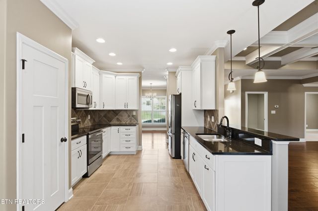 597 Carrington Blvd, Lenoir City, TN 37771