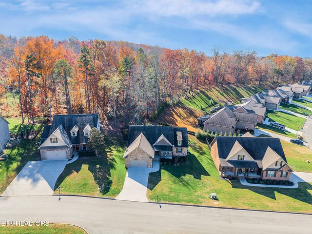 597 Carrington Blvd, Lenoir City, TN 37771