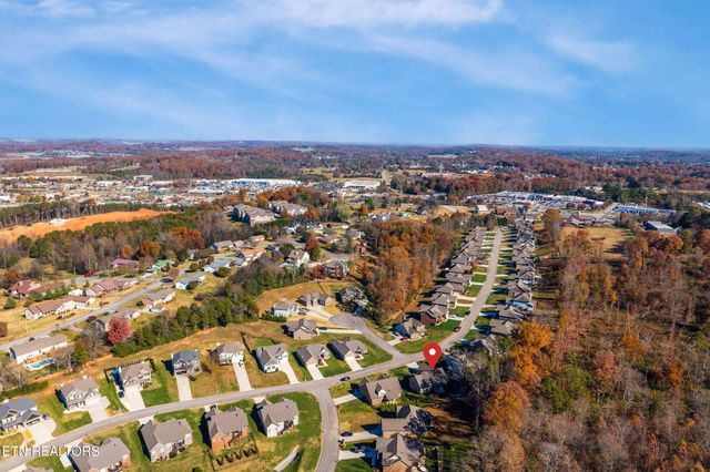 597 Carrington Blvd, Lenoir City, TN 37771