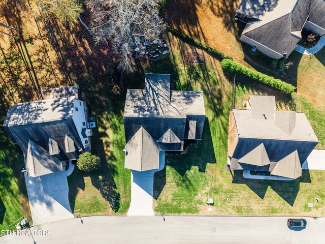 597 Carrington Blvd, Lenoir City, TN 37771