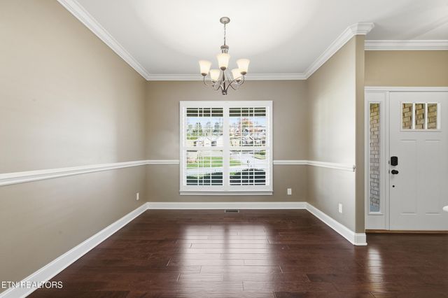 597 Carrington Blvd, Lenoir City, TN 37771