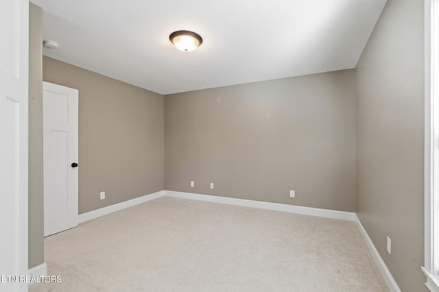 597 Carrington Blvd, Lenoir City, TN 37771