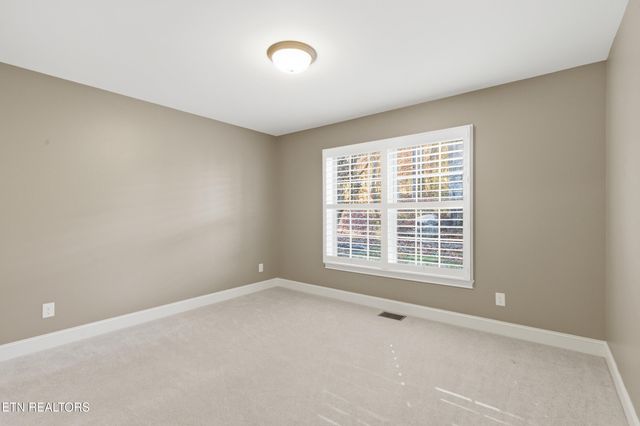 597 Carrington Blvd, Lenoir City, TN 37771