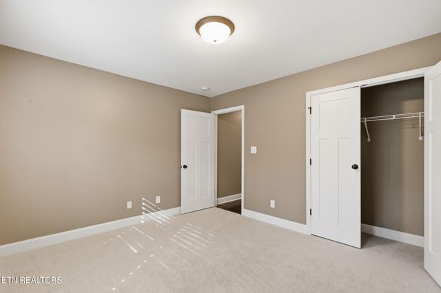 597 Carrington Blvd, Lenoir City, TN 37771