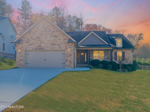 597 Carrington Blvd, Lenoir City, TN 37771