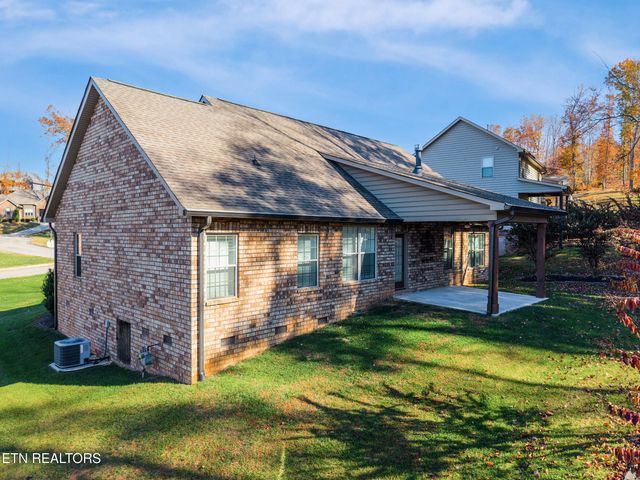 597 Carrington Blvd, Lenoir City, TN 37771