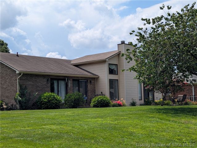 50 Virginia Drive, Jeffersonville, IN 47130