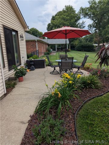 50 Virginia Drive, Jeffersonville, IN 47130