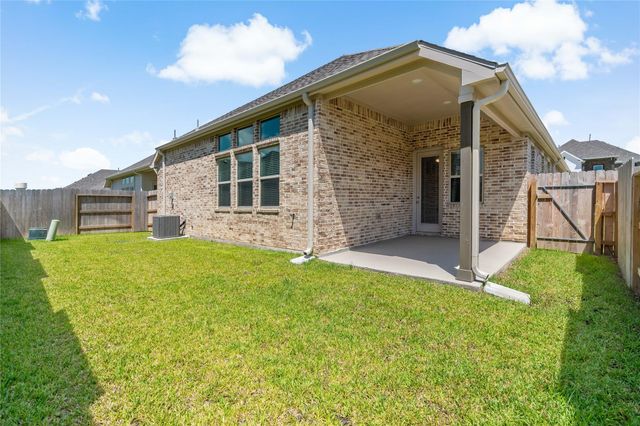 2131 Villa Flora Lane, Friendswood, TX 77546