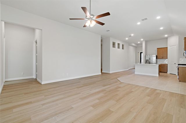 2131 Villa Flora Lane, Friendswood, TX 77546