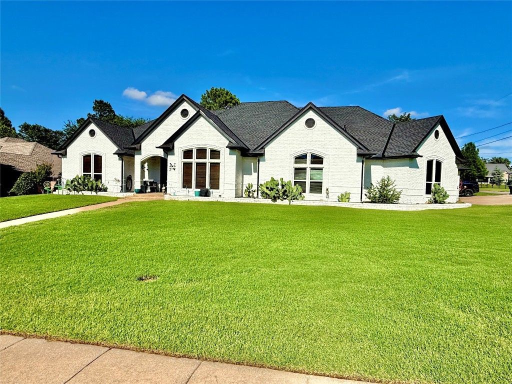 1118 Fernwood Drive, Midwest City, OK 73130