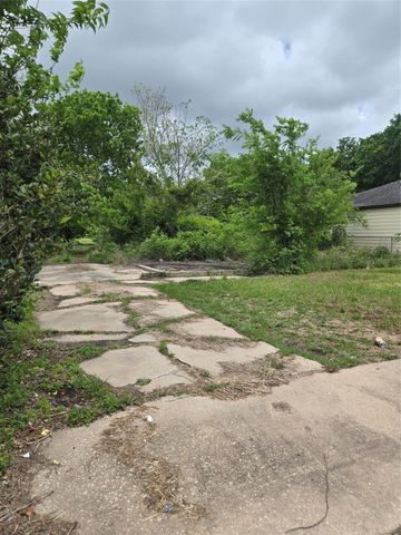 5021 Airport Boulevard, Houston, TX 77048
