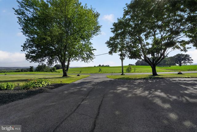336 FOCHT LN, Hamburg, PA 19526
