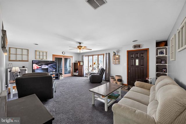 336 FOCHT LN, Hamburg, PA 19526