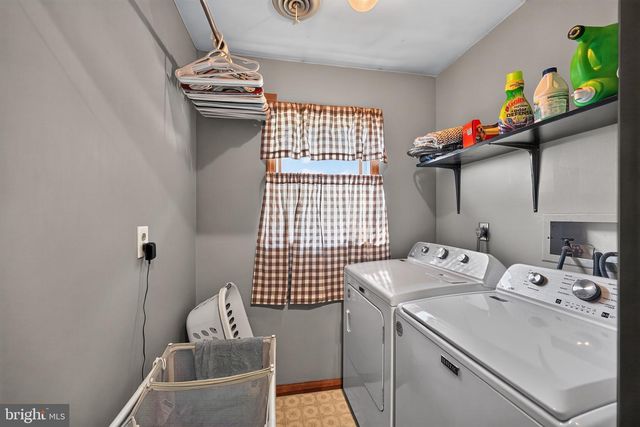 336 FOCHT LN, Hamburg, PA 19526