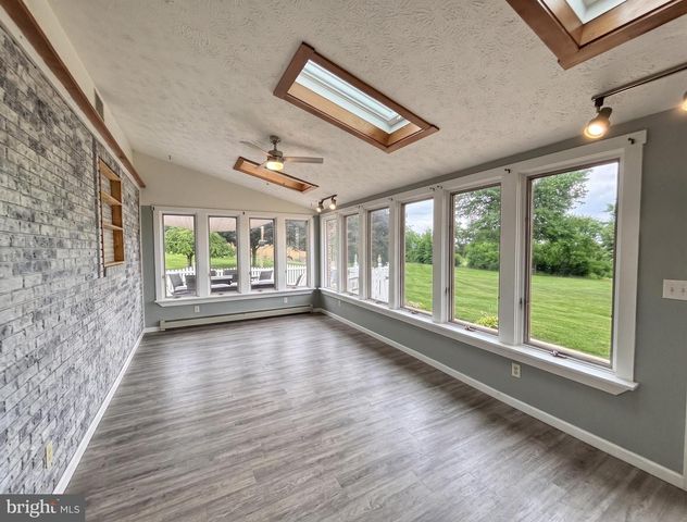 336 FOCHT LN, Hamburg, PA 19526