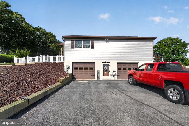 336 FOCHT LN, Hamburg, PA 19526