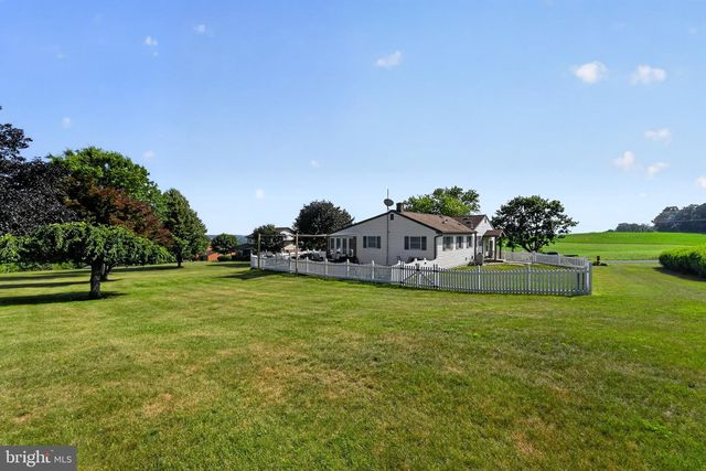 336 FOCHT LN, Hamburg, PA 19526