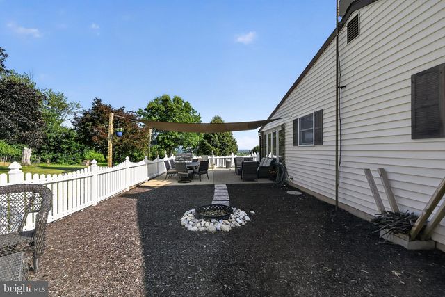 336 FOCHT LN, Hamburg, PA 19526