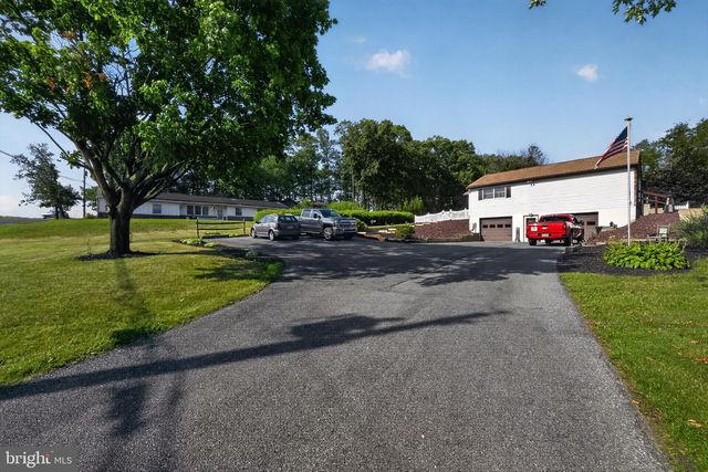 336 FOCHT LN, Hamburg, PA 19526