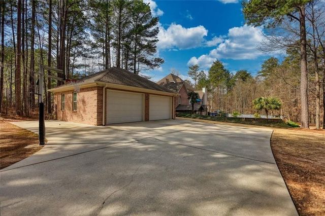 401 St Regis Drive, Oxford, GA 30054