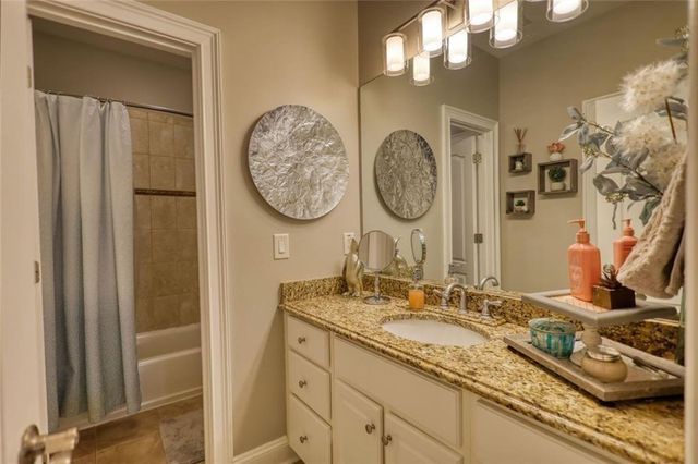 401 St Regis Drive, Oxford, GA 30054