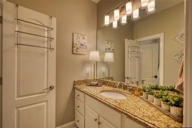 401 St Regis Drive, Oxford, GA 30054