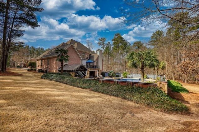 401 St Regis Drive, Oxford, GA 30054