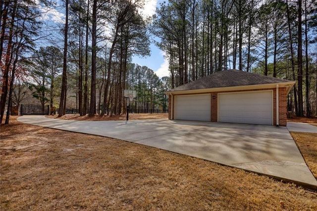 401 St Regis Drive, Oxford, GA 30054