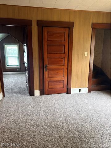 39 School Street, Hubbard, OH 44425