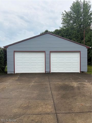 39 School Street, Hubbard, OH 44425