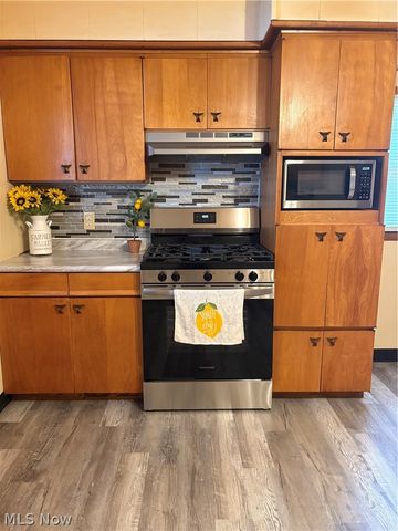 39 School Street, Hubbard, OH 44425
